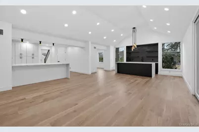 199 Salem Road, East Hills, NY 11577 - Photo 12