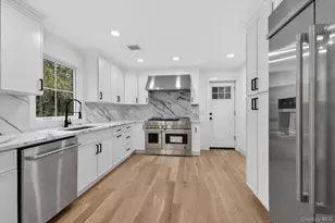 199 Salem Rd, East Hills, NY 11577 - Photo 14