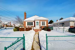 814 Benris Ave, Franklin Square, NY 11010 - Photo 2