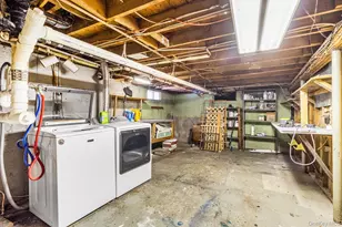 211 Oswego Ave, Medford, NY 11763 - Photo 26