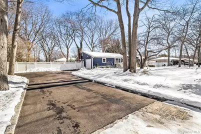 211 Oswego Avenue, Medford, NY 11763 - Photo 2