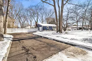 211 Oswego Ave, Medford, NY 11763 - Photo 2