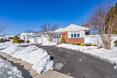 237 Linden Street, Massapequa Park, NY 11762 - Photo 4