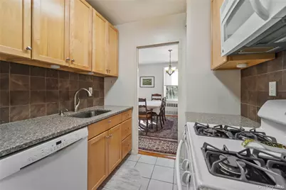 177 E Hartsdale Avenue #4X, Hartsdale, NY 10530 - Photo 10