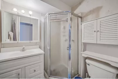 60 Liberty Avenue, North Babylon, NY 11703 - Photo 24