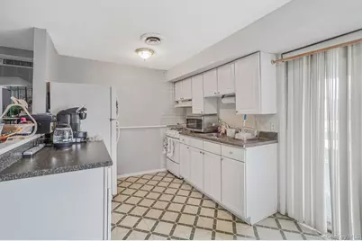 60 Liberty Avenue, North Babylon, NY 11703 - Photo 20