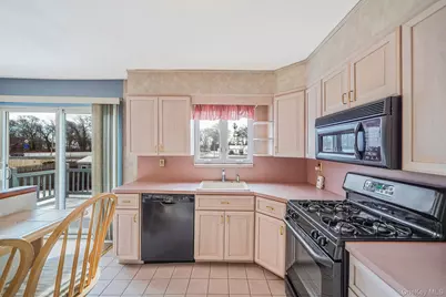 60 Liberty Avenue, North Babylon, NY 11703 - Photo 14