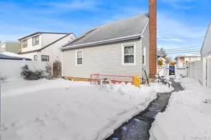 938 Wallace Ave, Baldwin, NY 11510 - Photo 8