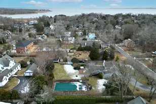 15 Walnut Ave, East Quogue, NY 11942 - Photo 10