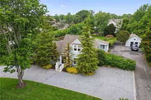 15 Walnut Ave, East Quogue, NY 11942 - Photo 8