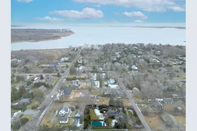 15 Walnut Avenue, East Quogue, NY 11942 - Photo 2