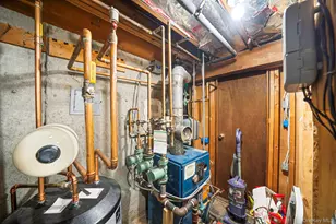 76 Hollywood Ave, Selden, NY 11784 - Photo 38