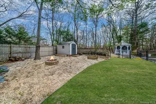 76 Hollywood Ave, Selden, NY 11784 - Photo 14