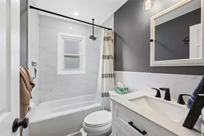 36 Hart Street, Farmingdale, NY 11735 - Photo 18