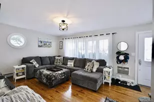 32 St Marks Pl, Massapequa, NY 11758 - Photo 4