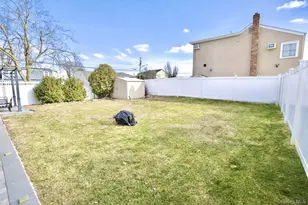 32 St Marks Pl, Massapequa, NY 11758 - Photo 24