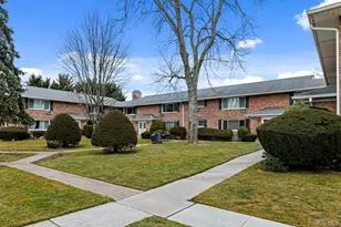 285 Edmunton, North Babylon, NY 11703 - Photo 2