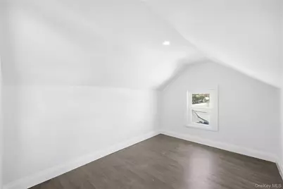 78 Roslyn Street, Islip Terrace, NY 11752 - Photo 10