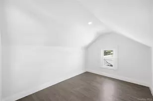 78 Roslyn St, Islip Terrace, NY 11752 - Photo 10