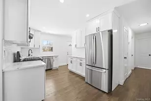 78 Roslyn St, Islip Terrace, NY 11752 - Photo 16