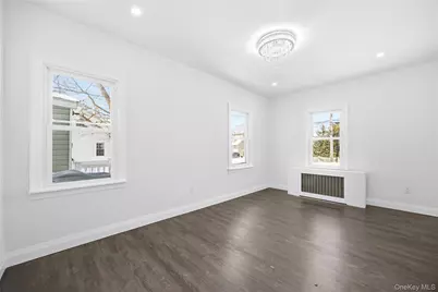 78 Roslyn Street, Islip Terrace, NY 11752 - Photo 4