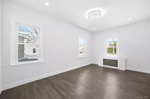 78 Roslyn St, Islip Terrace, NY 11752 - Photo 4