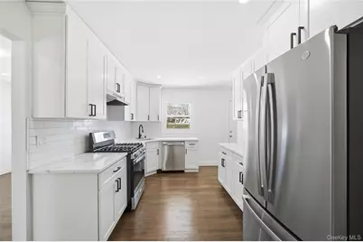 78 Roslyn Street, Islip Terrace, NY 11752 - Photo 18