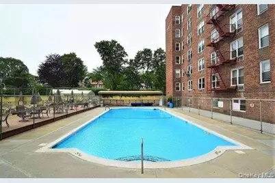 54-40 Little Neck Parkway #6M, Little Neck, NY 11362 - Photo 26