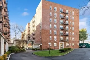 54-40 Little Neck Pkwy, Little Neck, NY 11362 - Photo 2