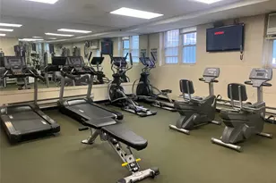 54-40 Little Neck Pkwy, Little Neck, NY 11362 - Photo 22