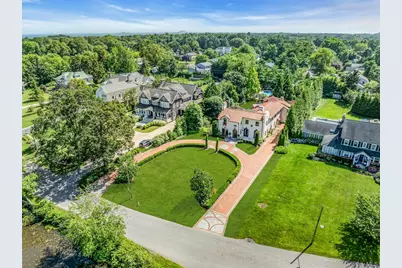 259 Lakeview Avenue W, Brightwaters, NY 11718 - Photo 10