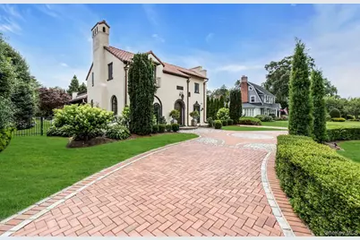 259 Lakeview Avenue W, Brightwaters, NY 11718 - Photo 4