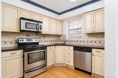 34 Shinnecock Avenue, East Quogue, NY 11942 - Photo 4