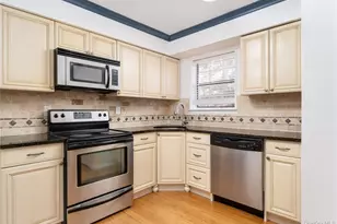 34 Shinnecock Ave, East Quogue, NY 11942 - Photo 4