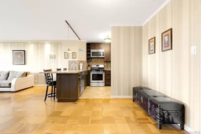 61-20 Grand Central Parkway #A804, Forest Hills, NY 11375 - Photo 4