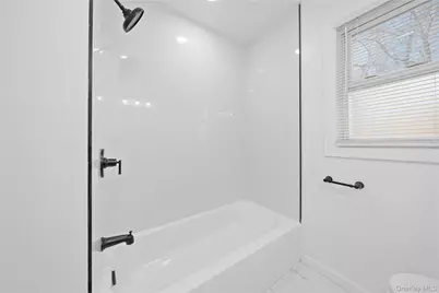 193 N Arizona Road, West Babylon, NY 11704 - Photo 18