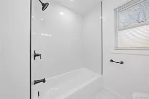 193 N Arizona Rd, West Babylon, NY 11704 - Photo 18