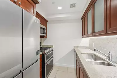 10 City Place #3D, White Plains, NY 10601 - Photo 16