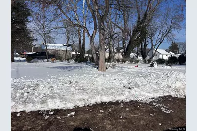 71 Macarthur Avenue, Brentwood, NY 11717 - Photo 12