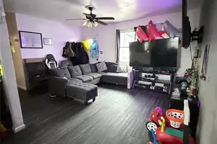 71 Macarthur Ave, Brentwood, NY 11717 - Photo 10