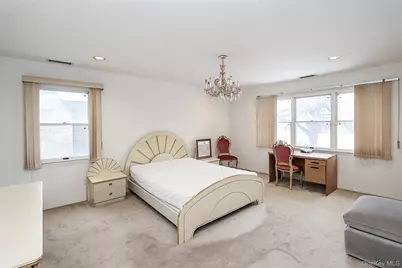 28 Polo Road, Great Neck, NY 11023 - Photo 20