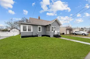 172 Juanita Ave, Freeport, NY 11520 - Photo 2