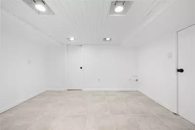 172 Juanita Avenue, Freeport, NY 11520 - Photo 28