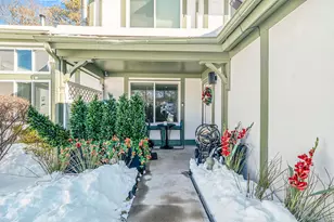 97 Drexelgate Ct, Middle Island, NY 11953 - Photo 2