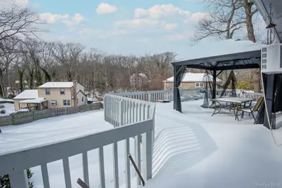 22 Glenview Avenue, Northport, NY 11768 - Photo 10