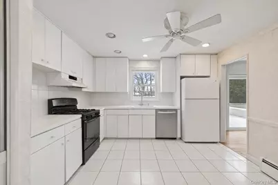 75 Freedman Avenue, Nanuet, NY 10954 - Photo 10