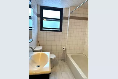 181 Pearsall Drive #4D, Mount Vernon, NY 10552 - Photo 8