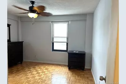 181 Pearsall Drive #4D, Mount Vernon, NY 10552 - Photo 6