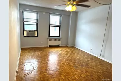 181 Pearsall Drive #4D, Mount Vernon, NY 10552 - Photo 2