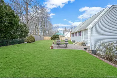 15 Lehigh Avenue, Centereach, NY 11720 - Photo 22